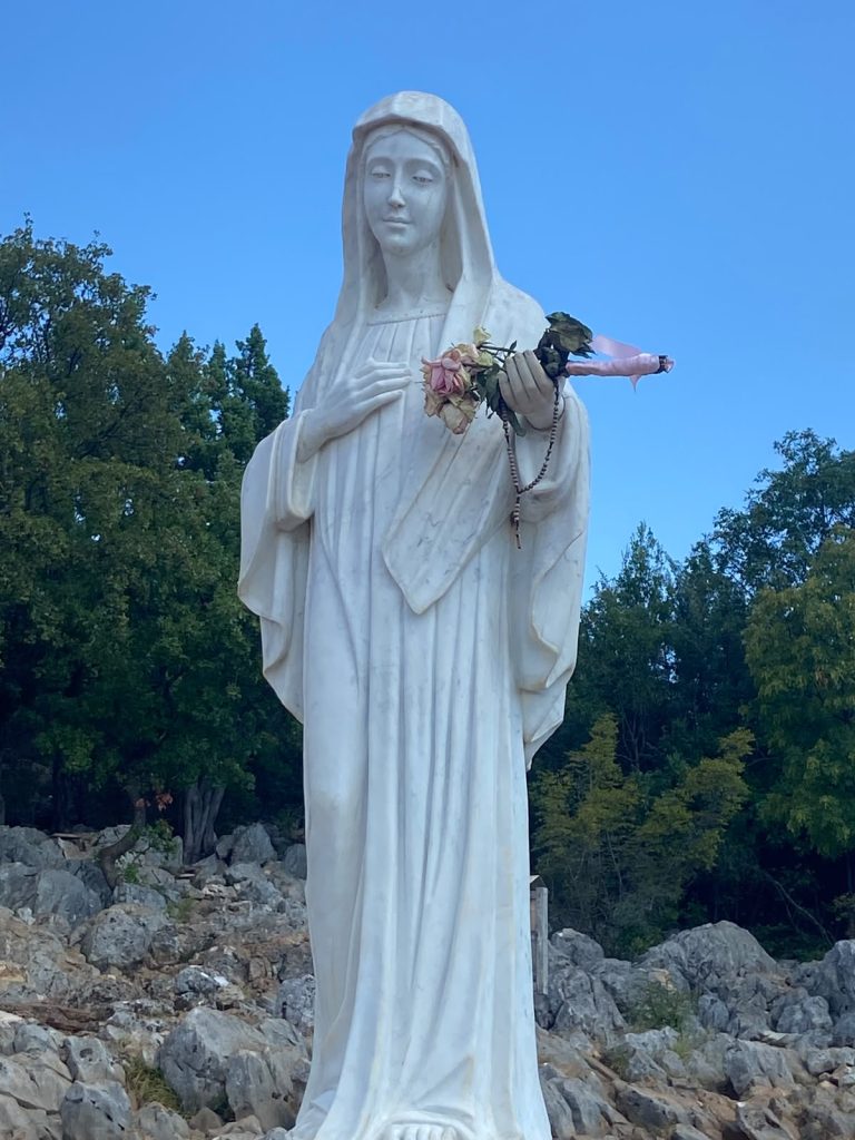 Picture of the statue at Medjugorje prior to being defaced.
